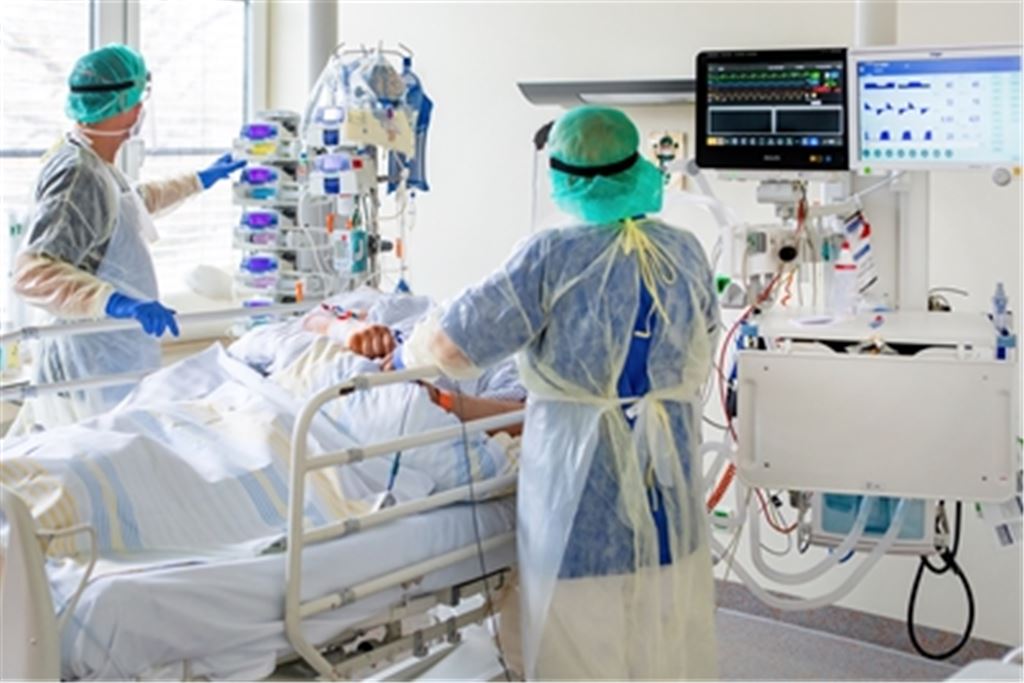 Corona fordert die Kliniken wieder verstärkt, wobei derzeit hauptsächlich der Personalmangel Probleme bereitet. Symbolfoto: Archiv