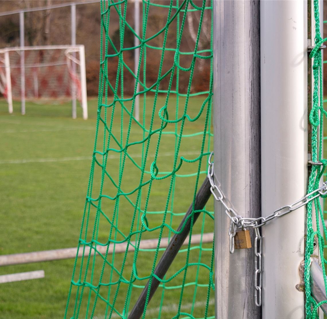 Corona legt dem Spielbetrieb im Amateurfußball wieder Ketten an. Foto: Fotomoment