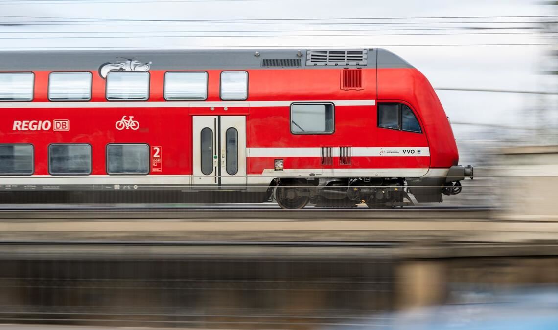 DB Regio zählte im April deutlich mehr Fahrgäste als im Vorjahresmonat. (Archivbild)