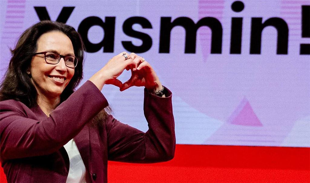DGB-Chefin Yasmin Fahimi freut sich über ein Wahlergebnis von 96 Prozent.