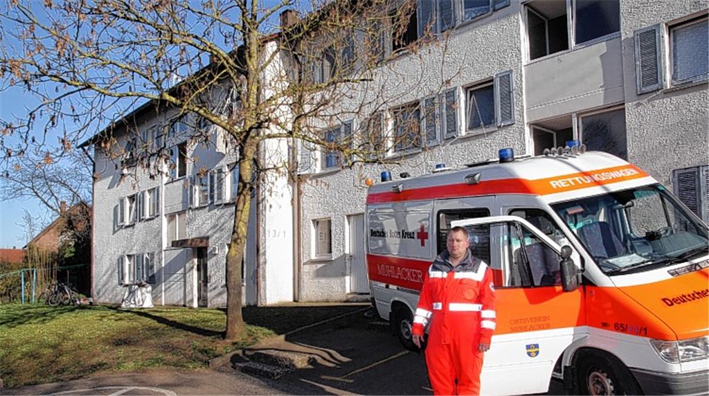 DRK-Bereitschaftsmitglied Stephan Oser vor dem Einsatzort in Dürrmenz.Foto: Sadler
