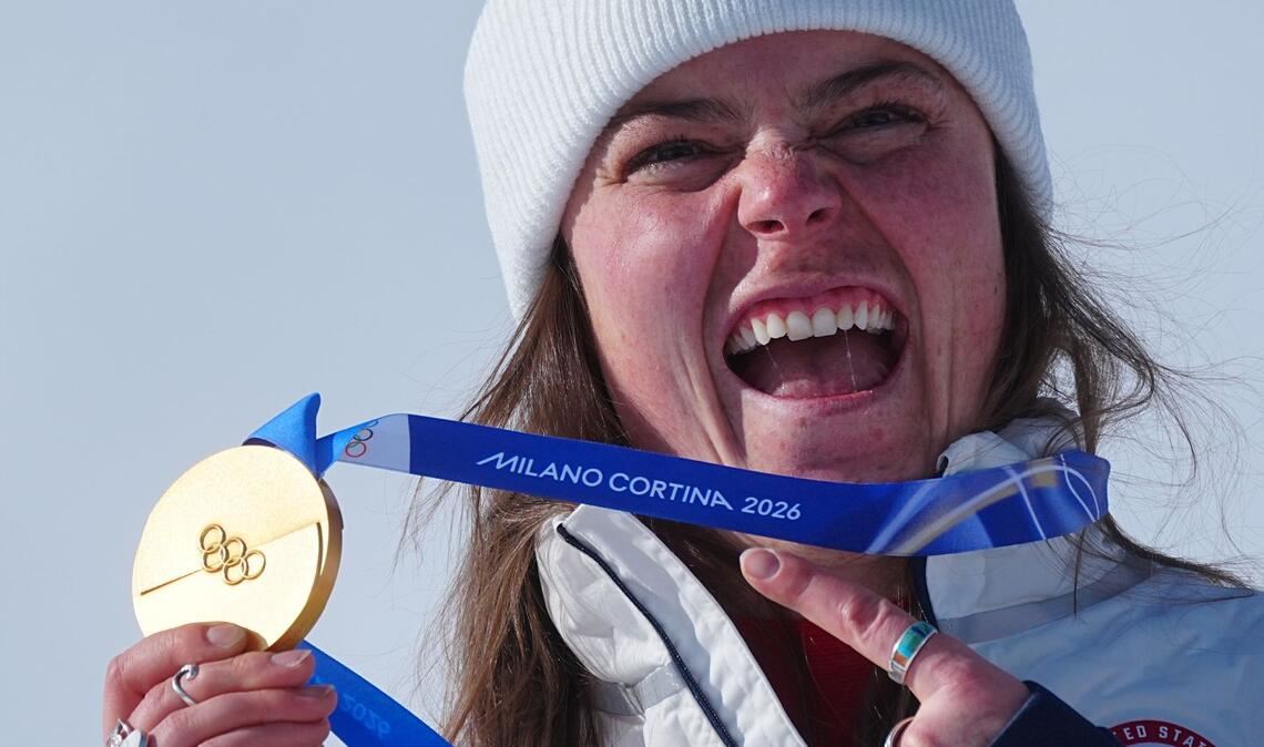 Da war mit der Goldmedaille noch alles in Ordnung: Die Abfahrts-Olympiasiegerin Breezy Johnson.