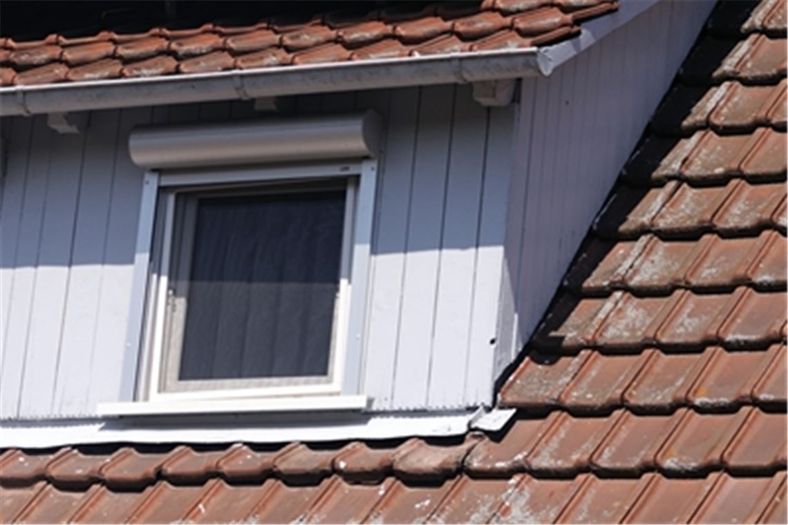 Dachhaie behaupten meist, dass am Dach Mängel unverzüglich behoben werden müssen. Das ist oft eine dreiste Lüge. Symbolfoto: Archiv