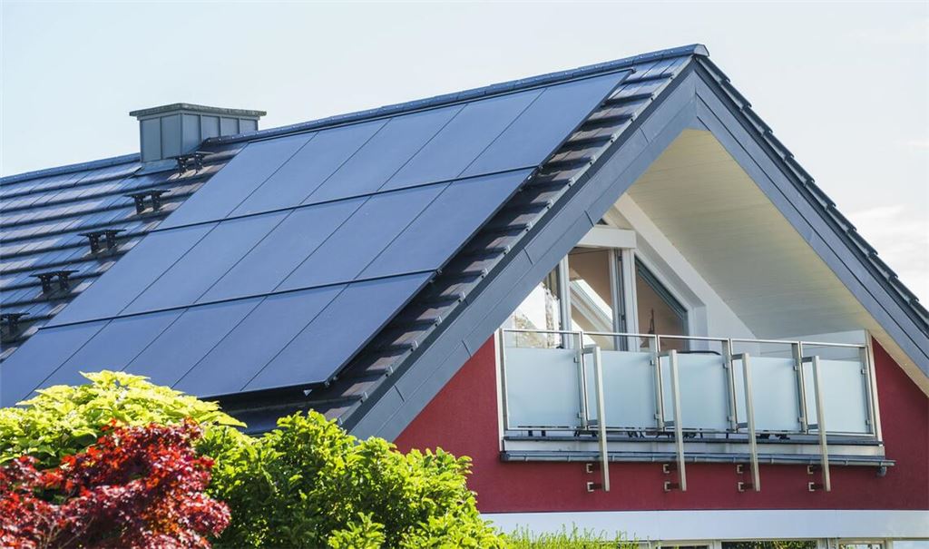 Dachsolaranlagen können anfällig für Cyberangriffe sein – Knackpunkt sind die Wechselrichter.