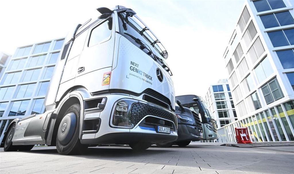 Daimler Truck: Gewinneinbruch im ersten Quartal.