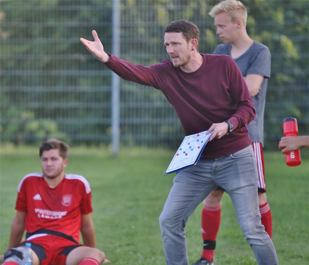 Daniel Fuchs ist seit Sommer 2019 Coach des TSV Großglattbach – und bleibt es auch in der kommenden Saison. Archivfoto: Huber