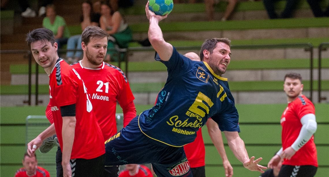 Daniel Ufrecht ist mit vier Treffern einer der Garanten für das Unentschieden des HC Blau-Gelb Mühlacker gegen Graben-Neudorf, das für den Klassenerhalt reicht. Foto: Fotomoment