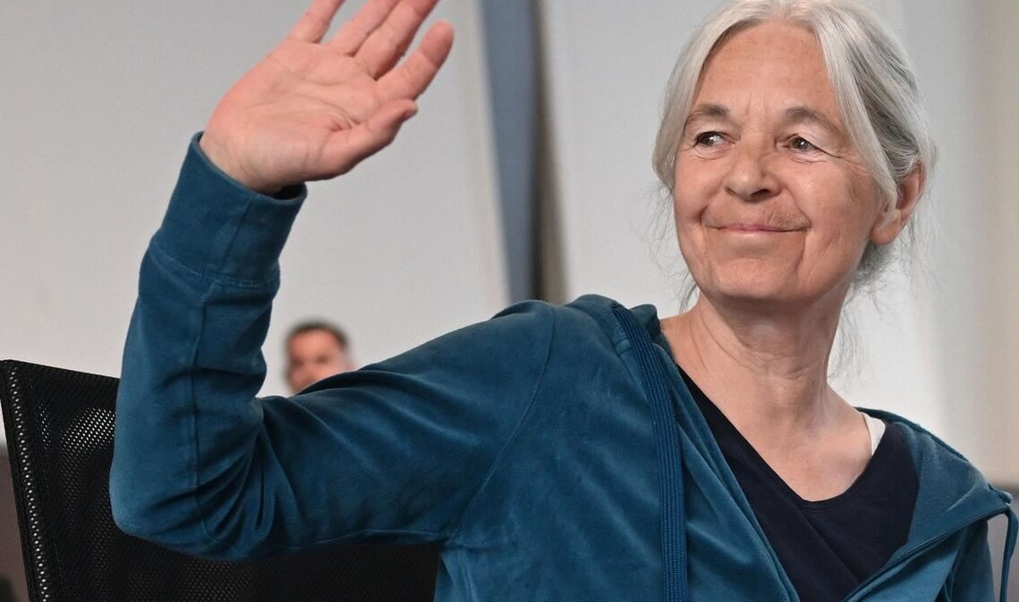 Daniela Klette zeigt bei der Urteilsverkündung ihr freundliches Gesicht.