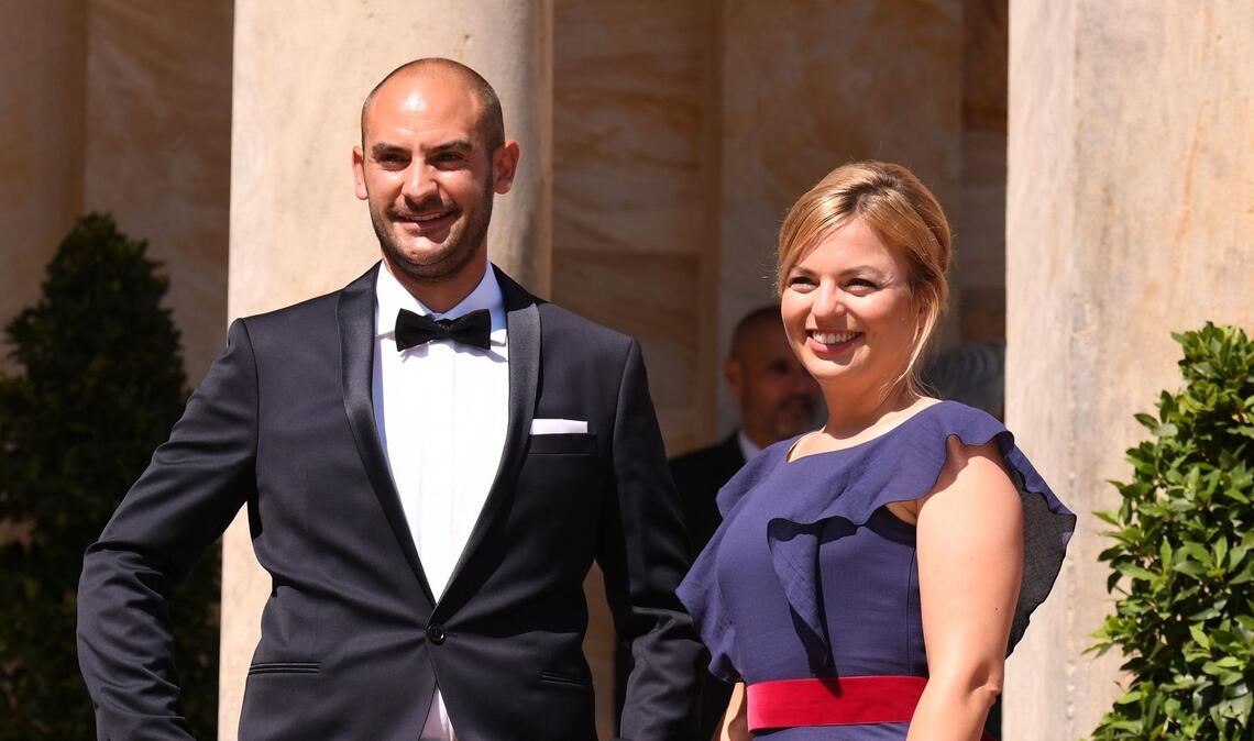 Danyal Bayaz und Katharina Schulze 2019 beim jährlichen Richard-Wagner-Gesellschaftsspektakel in  Bayreuth.