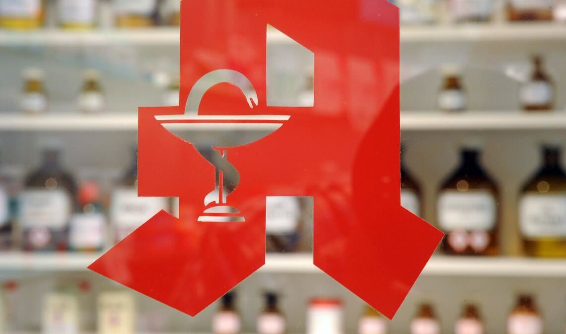 Darf dm apothekenpflichtige Medikamente online verkaufen. (Foto Illustration)