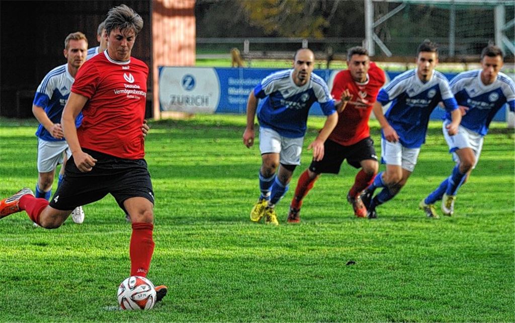 Das 1:0 durch diesen Elfmeter von Ferdinand Fischer reicht den Sportfreunden Mühlacker gegen Wurmberg nicht zum Punktgewinn.