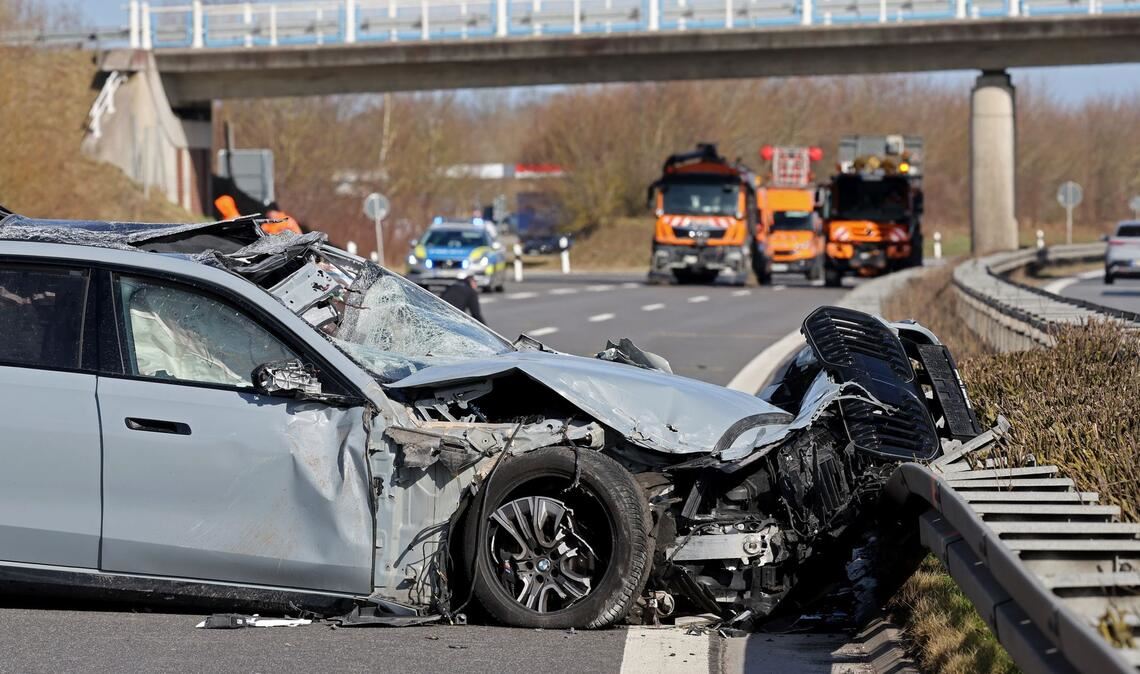Das Auto des Verkehrsministers überschlug sich bei dem Unfall.