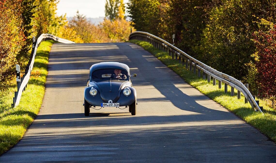 Das Auto erreicht theoretisch bis zu 100 Stundenkilometer.