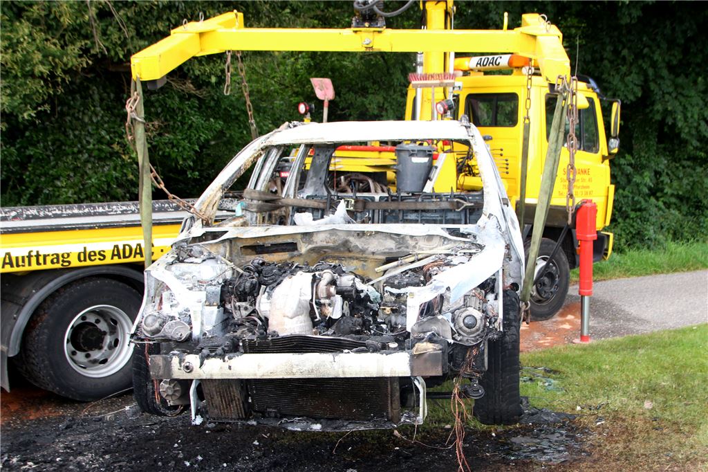 bf Fahrzeugbrand Huchenfeld