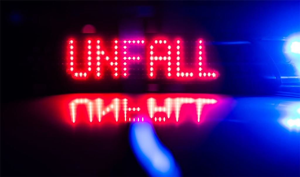 Das Auto landete laut Polizei im Graben (Symbolbild).