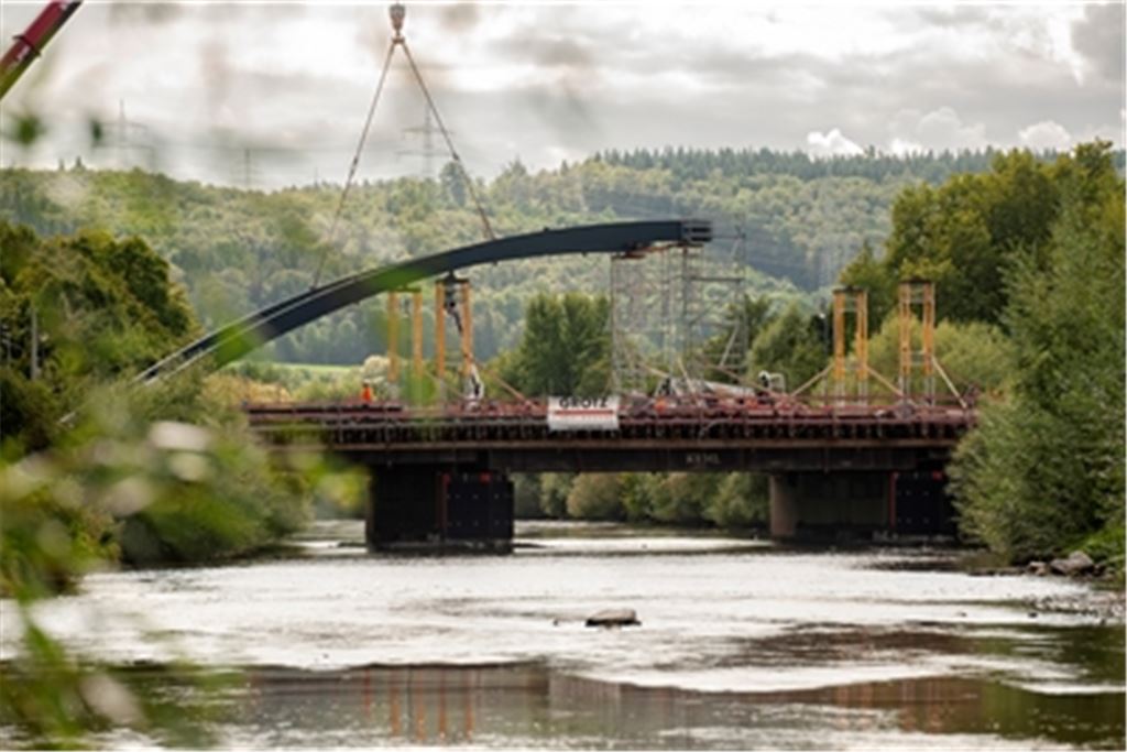 Das Bauwerk zeichnet sich immer deutlicher in seiner späteren Form ab. Foto: Fotomoment