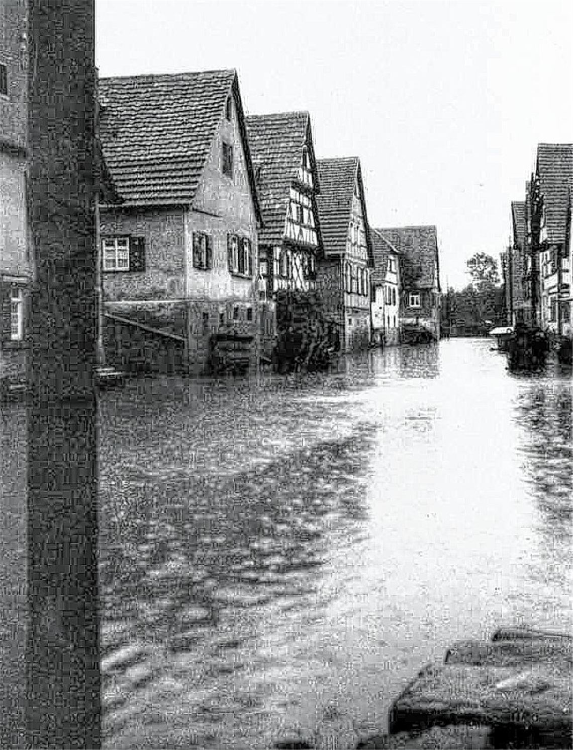 Das Bild soll sich nicht wiederholen: Es zeigt die Seestraße im Jahr 1931, nachdem die Schmie über die Ufer getreten war. Das Wasser stand 1,60 Meter hoch. Ein Mann wäre beinahe ertrunken.Foto: privat