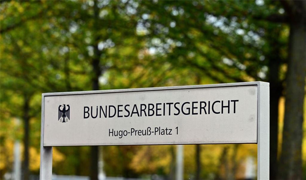 Das Bundesarbeitsgericht stärkt die Rechte von Frauen bei Streit um die gleiche Bezahlung wie Männer (Illustration)