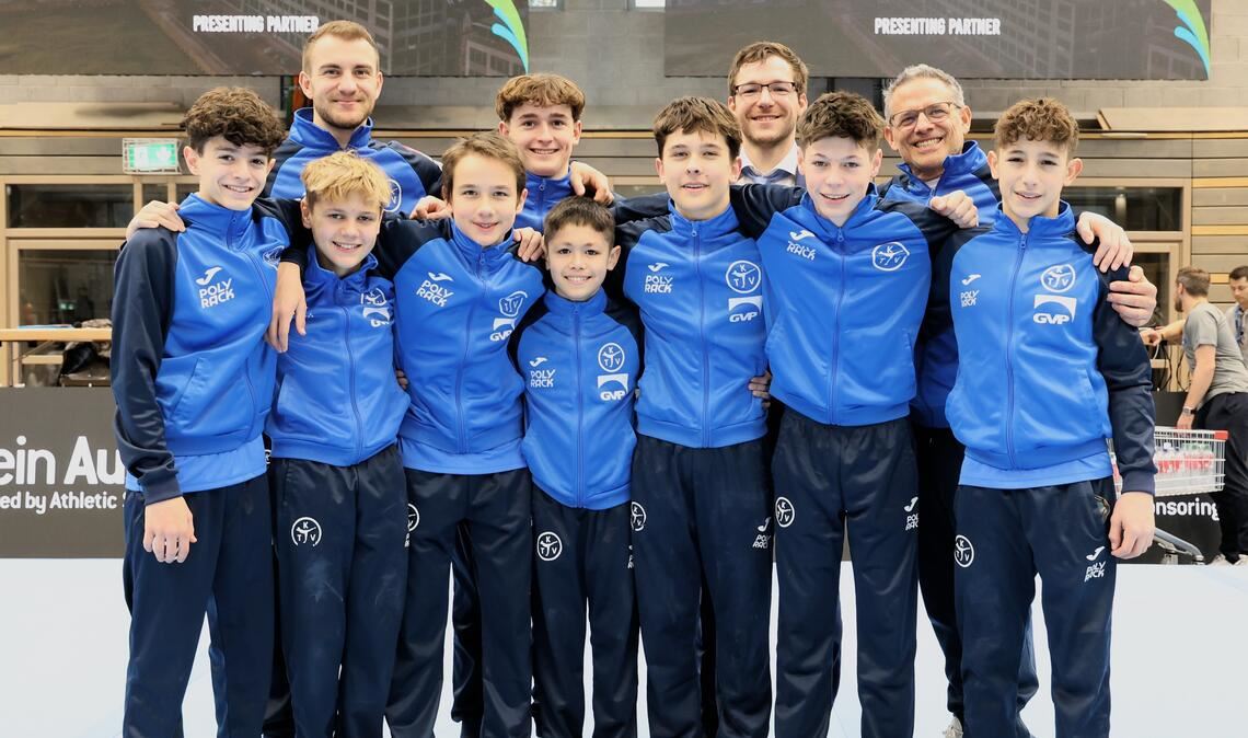 Das Bundesliga-Team des vergangenen Jahres: Trainer Yannick Kessler, Till Rapp, Kampfrichter Dominik Hartfelder, Trainer Dirk Walterspacher (hi., vl.li), Alessandro Arlia, Ben Arendt, Bence Szabó, Raphael Wolfinger, Luc Walterspacher, Fabian Giebelhäuser, Lenny Neff (vo., v.li.). 