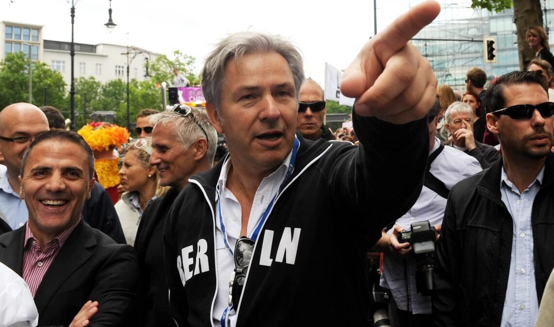 Das Coming-out von Klaus Wowereit auf großer Bühne vor 25 Jahren änderte viel in der Wahrnehmung von Homosexuellen. Anfeindungen und Übergriffe gibt es aber weiterhin. (Archivbild)