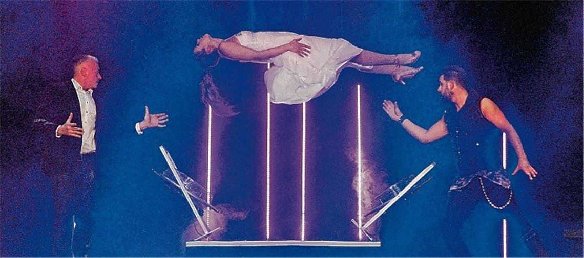 Magier verblüffen das Publikum