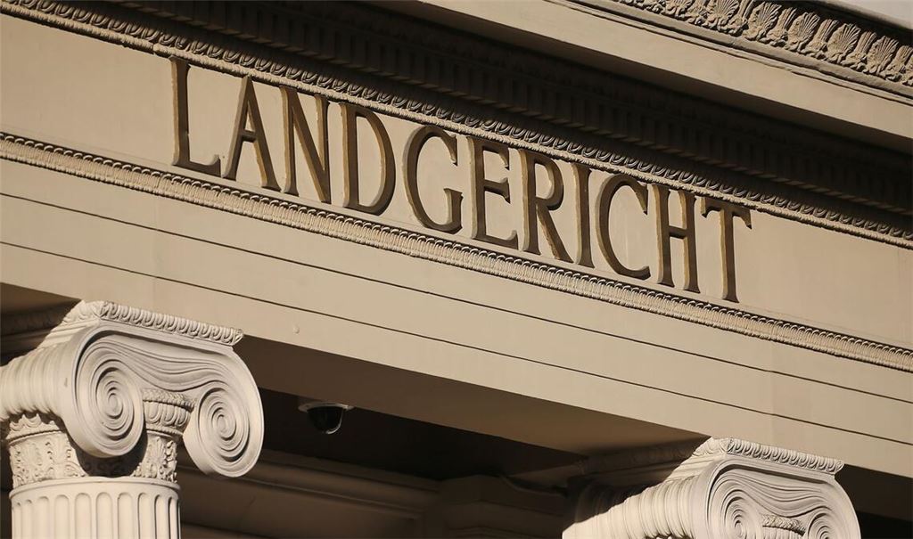 Das Eingangsportal des Bonner Landgerichts - hier wurde eine Entscheidung über Schmerzensgeld getroffen.