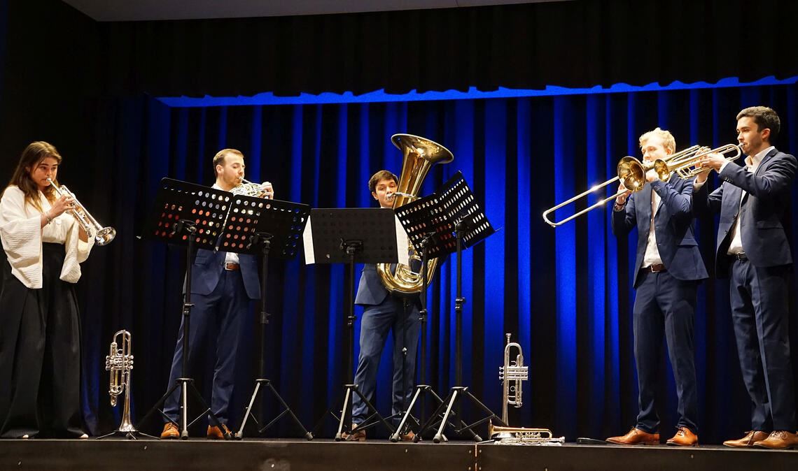 Das Ensemble „Karidion“ spielt mit jugendlich-unbeschwerter Leichtigkeit. Foto: Bastian