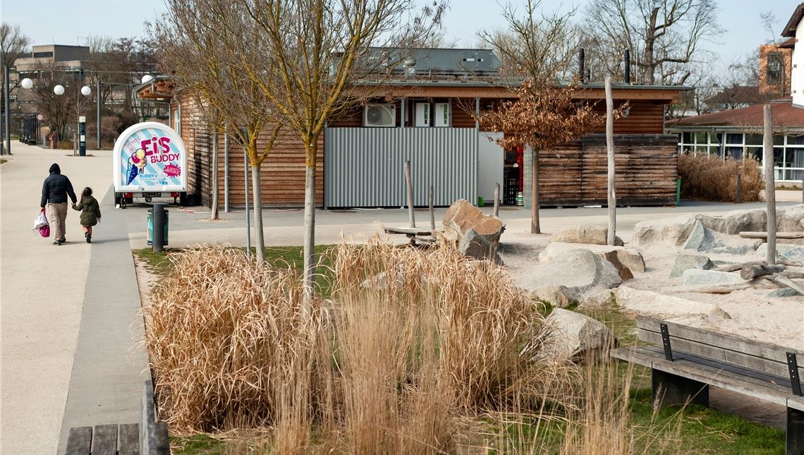 Restaurant „EssEnz“ soll Anbau erhalten Das „EssEnz Inklusiv“ soll durch einen Anbau zum Verkauf von Speisen und Getränken ergänzt werden. Der Eiswagen links wird dann überflüssig.Foto: Fotomoment