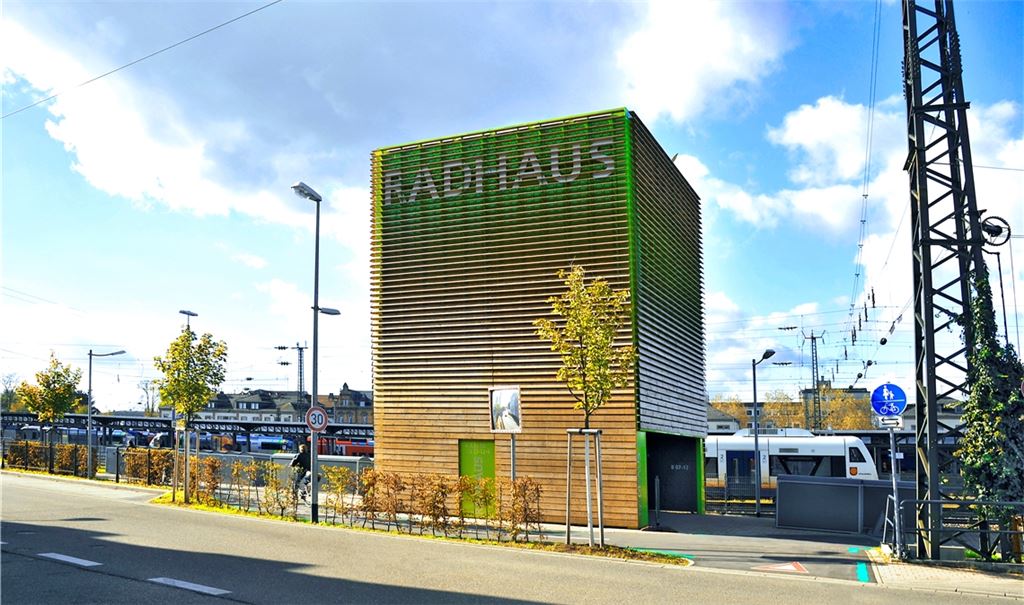 Das Fahrradparkhaus in Mühlacker könnte so ähnlich aussehen wie dieses „Radhaus“ in Offenburg. Foto: Stadtverwaltung Offenburg