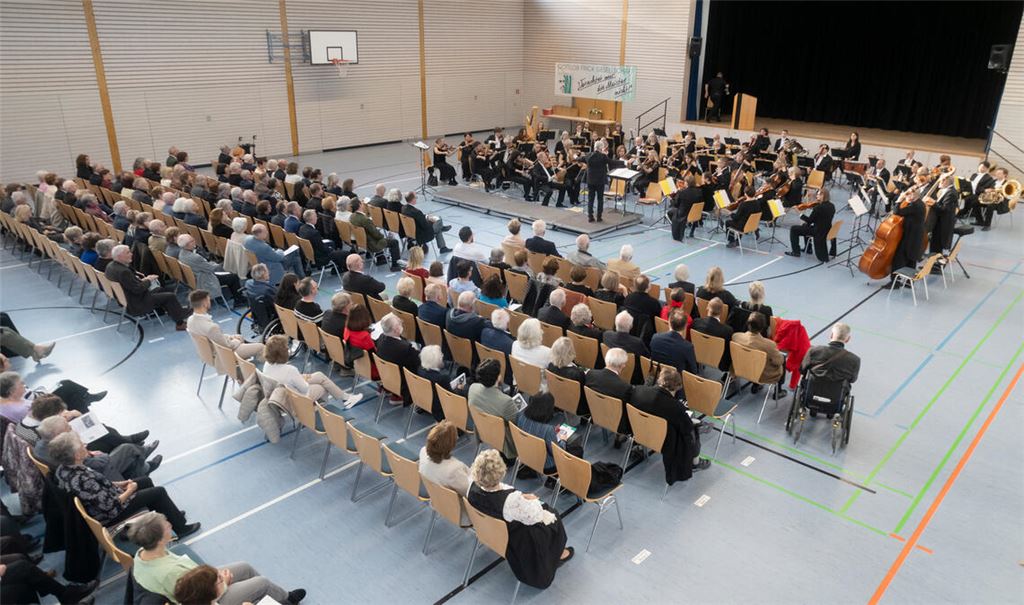 Das Festkonzert der Gottlob-Frick-Gesellschaft lockt die Klassikfans dieses Mal in die Gräfin-Rhena-Halle nach Bauschlott.Fotos (3): Fotomoment