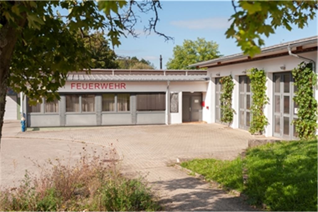 Das Feuerwehrhaus in Sternenfels ist eines von zwei Gebäuden der Kommune, das mit einer Gasheizung ausgestattet ist. Inwieweit hier und an anderer Stelle Einsparpotenziale bestehen, will die Gemeinde angesichts möglicher Engpässe prüfen. Foto: Fotomoment