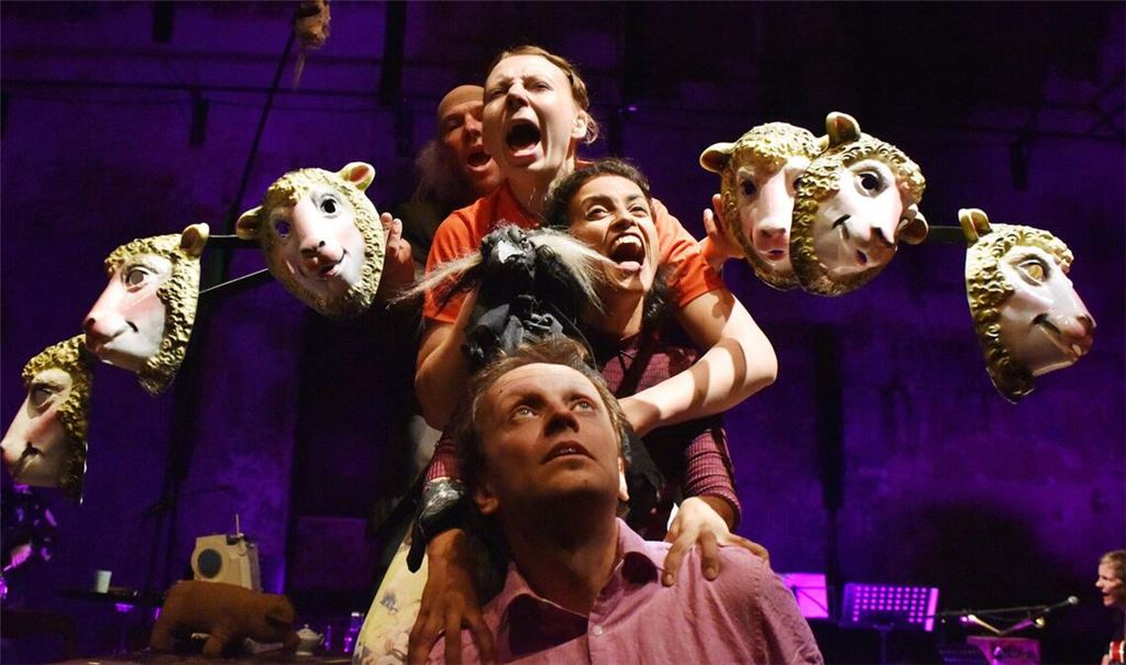 Das Figurentheater-Ensemble im Fitz