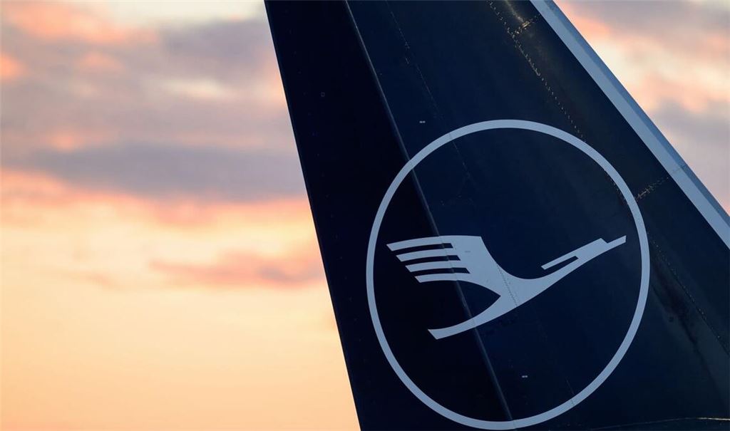 Das Flugzeug vom Typ Boeing 747-400 wird nach Lufthansa-Angaben derzeit untersucht. (Symbolbild)