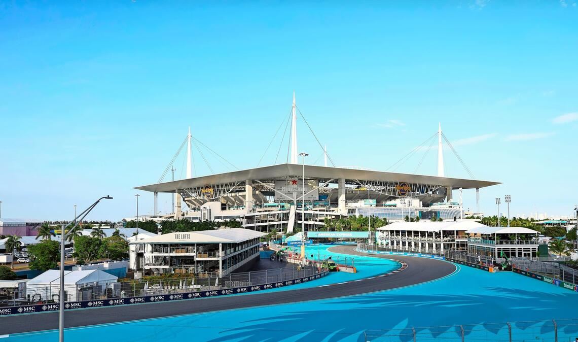 Das Formel-1-Rennen in Miami rund um  das Hard Rock Stadium hat Event-Charakter.
