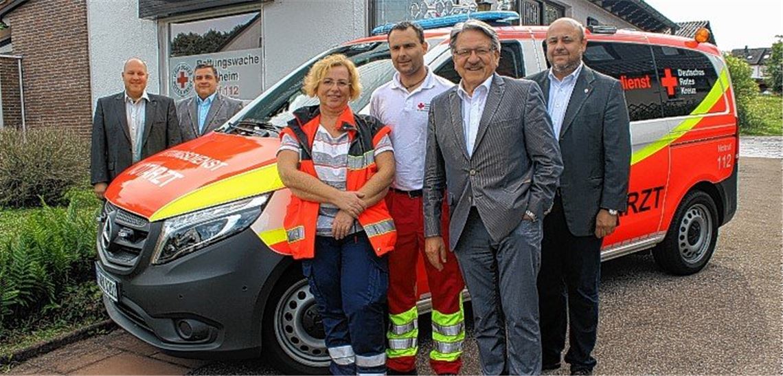 DRK nimmt neues Auto in Wimsheim in Betrieb
