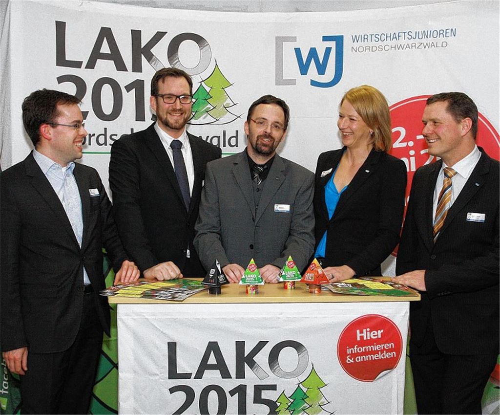 Das Führungsteam der Wirtschaftsjunioren Nordschwarzwald (v. li.): Oliver Essig, Bastian Fuchs, Kreissprecher Sascha Dick, Lydia Schüle und Matthias Schönfuß. Foto: Wacker