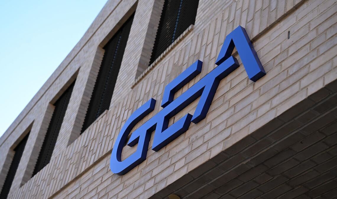 Das Gea-Logo am neuen Firmensitz in Düsseldorf.