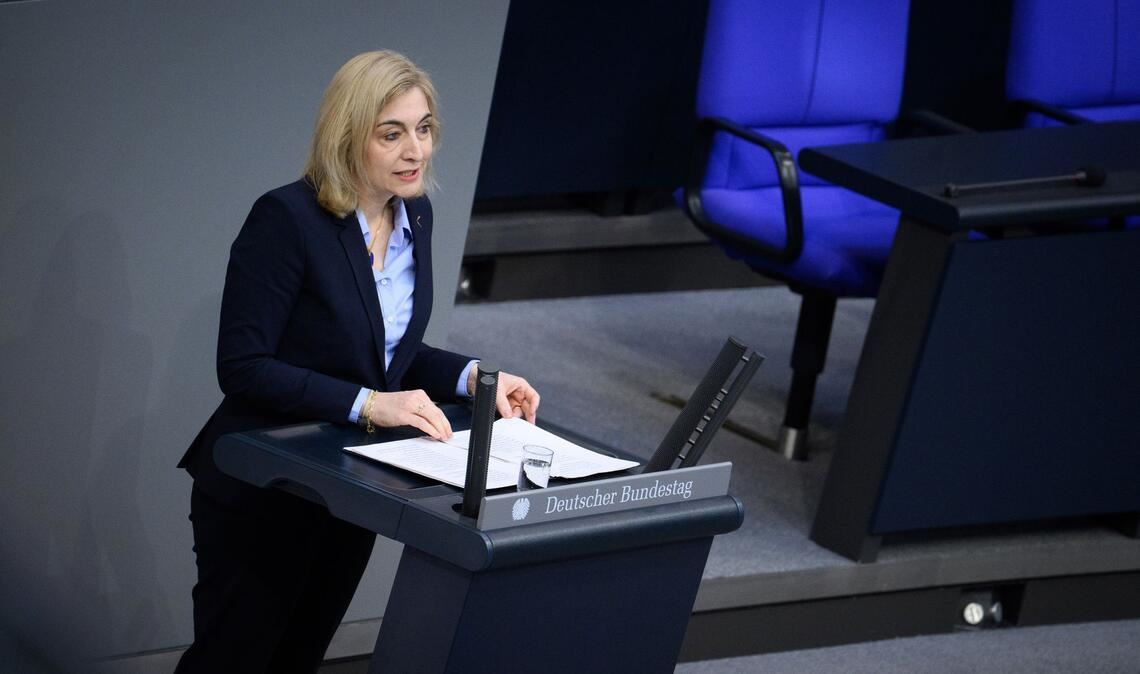 Das Gesetz von Gesundheitsministerin Nina Warken soll eine flexiblere Umsetzung vor Ort ermöglichen.