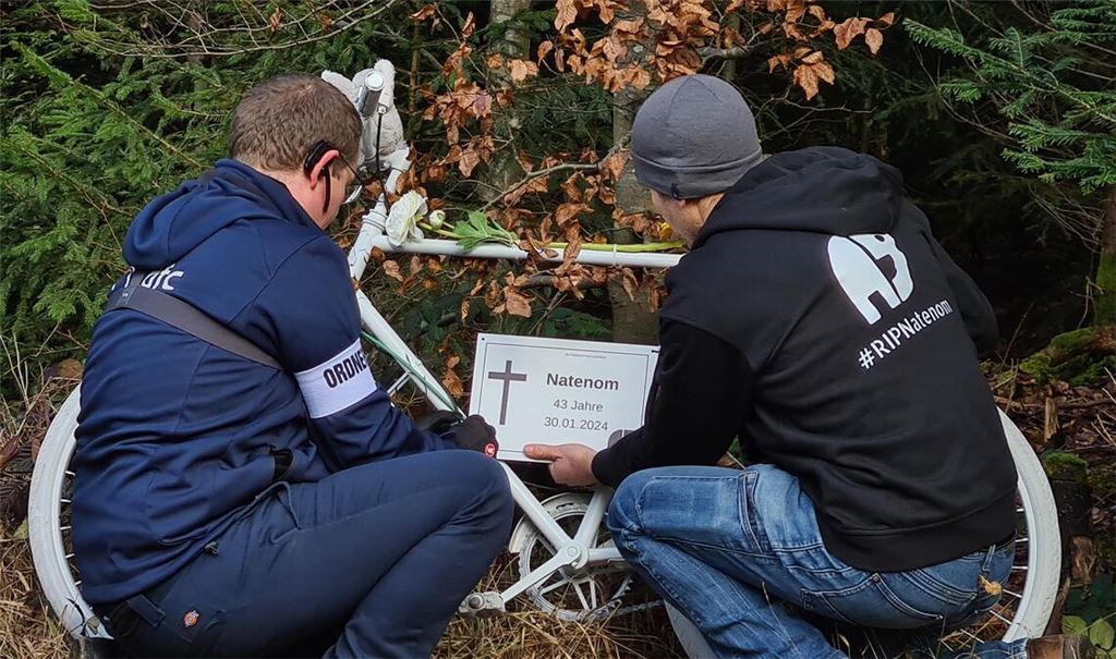 Das „Ghost Bike“ soll an den verstorbenen Radaktivisten erinnern. Foto: Archiv