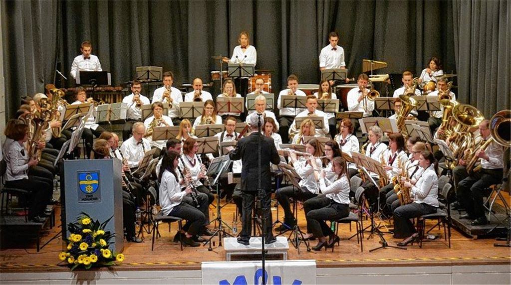 Musikalische Weltreise im Uhlandbau