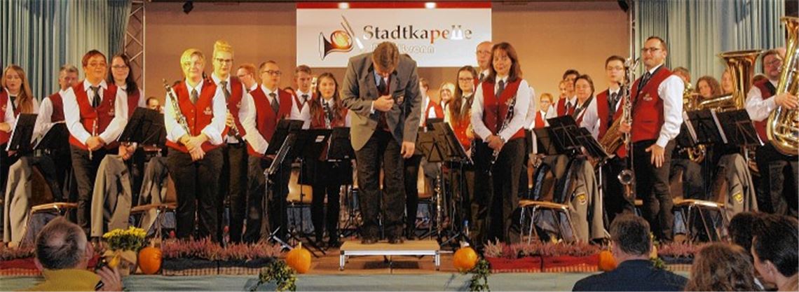 Bläser überraschen mit Streichen Bläser überraschen mit Streichen