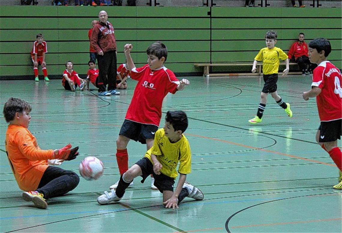 Das Hallenfußballturnier der Sportfreunde verbindet über Sprachbarrieren hinweg.