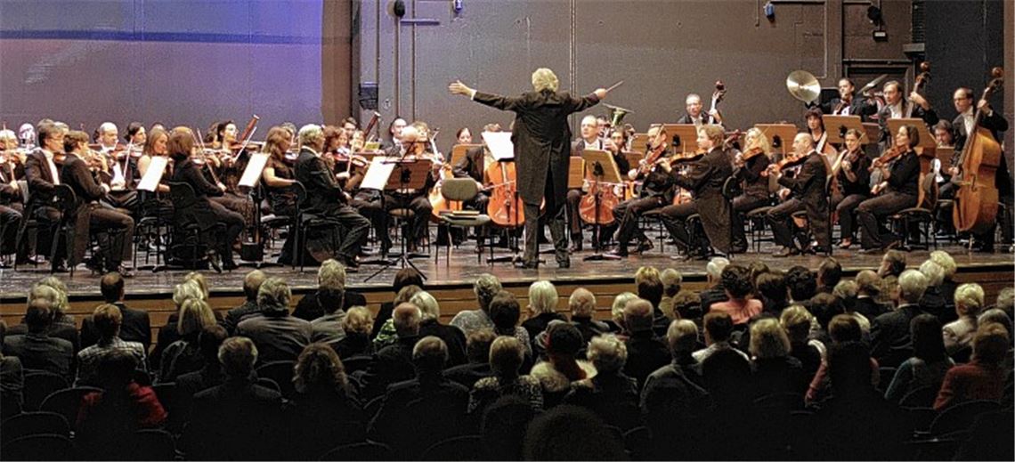 Das Heilbronner Sinfonie Orchester ist, wie hier beim Festkonzert 2012, auch im Oktober 2014 ein Fixpunkt der Frick-Gala im Mühlehof.