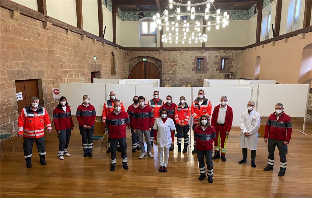 Das Helferteam des DRK, das an der Impfaktion am Feiertag in Maulbronn beteiligt war.Foto: privat