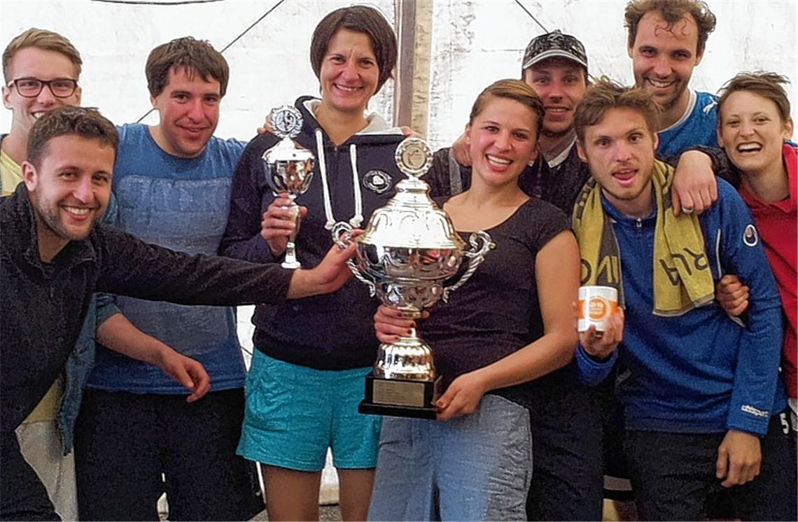 Das „InTeam“ ist in der Summe aus Volleyball und Fußball das Beste beim FunCup. Foto: privat