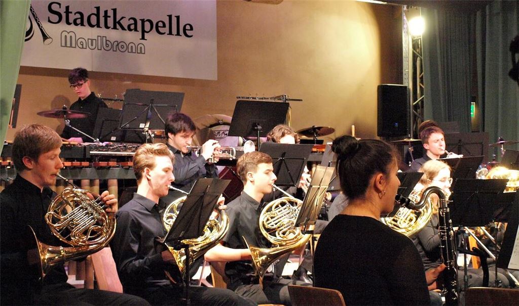 Das Jugendorchester der Stadtkapelle trumpft mit einer Hörner-Formation auf. Foto: Filitz