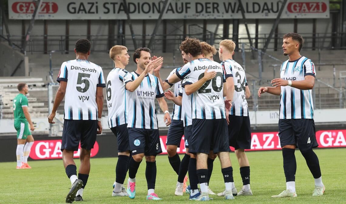 Das Kicker wollen nicht nur wie hier im Testspiel gegen Notts County jubeln, sondern auch in der Punktspielen.