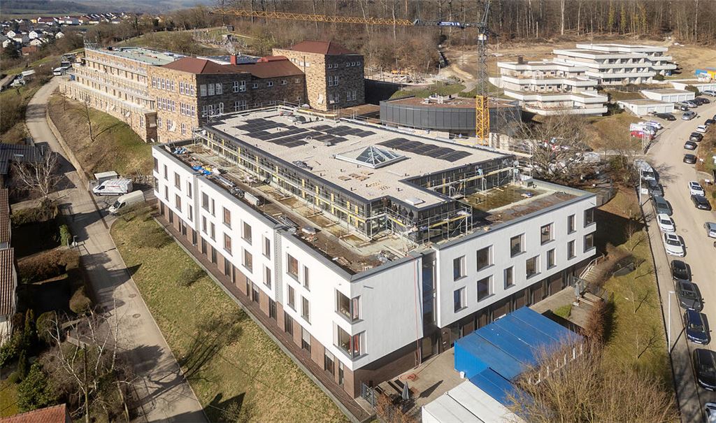 Das Kinderzentrum Maulbronn wächst. Aber nicht nur das. Die Spezialklinik kooperiert jetzt mit der Kinderklinik Schömberg, wodurch auch die Bedeutung der Gesamteinrichtung als Versorger zunimmt. Fotos: Fotomoment