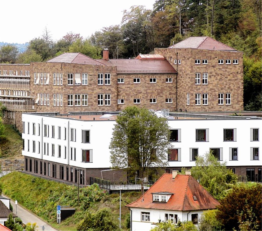 Das „Kize“: Im Vordergrund der Erweiterungsbau, dahinter der sanierungsbedürftige Altbau.