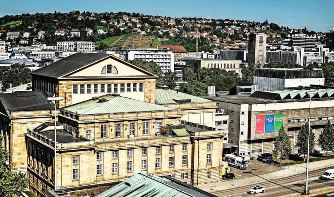 Das Kulissengebäude der Staatstheater Stuttgart (rechts neben dem Opernhaus) soll abgerissen werden. Nach Ideen wird nun gesucht.